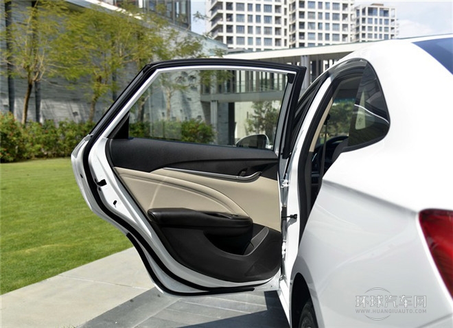 2015款 15N 自動(dòng)豪華型