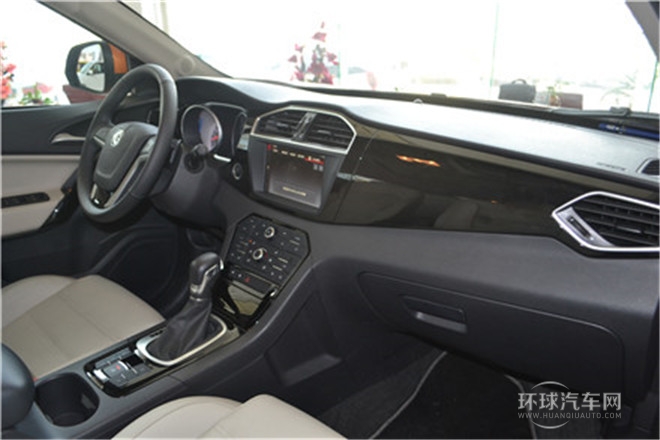 2015款 1.5TGI TST四驅豪華版