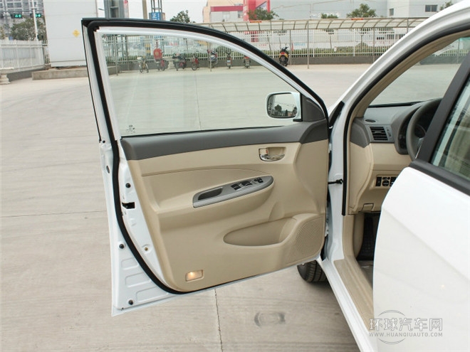 2015款 節(jié)能版 1.5L 自動尊貴型