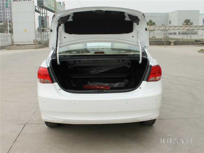 2015款 節能版 1.5L 自動尊貴型