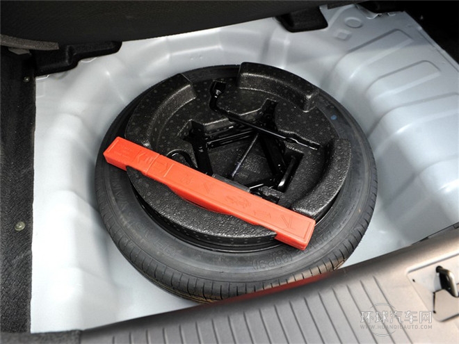 2015款 1.6L 自動尊貴型