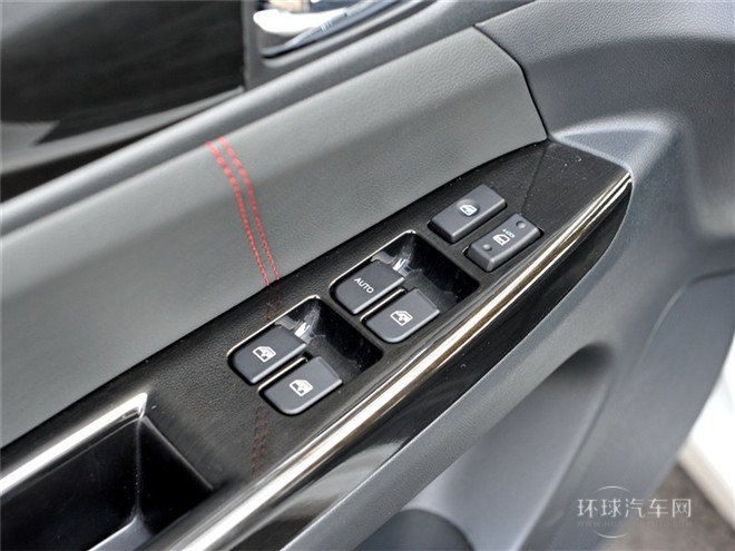 2015款 1.6L 自動尊貴型