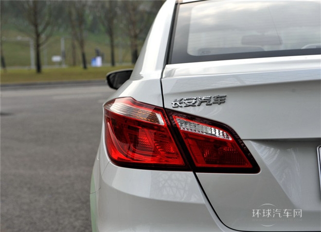 2015款 1.6L 自動尊貴型