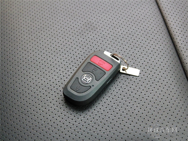 2015款 兩廂 1.5L 自動理想型