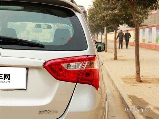 2015款 兩廂 1.5L 自動(dòng)理想型