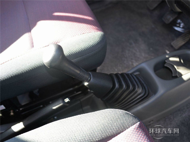 2015款 1.0L 手動經濟型