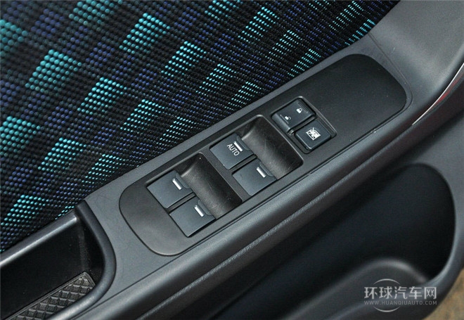 2015款 三廂 1.5L 自動理想型