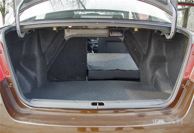 2015款 三廂 1.5L 自動理想型