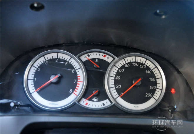 2015款 三廂 1.5L 自動理想型