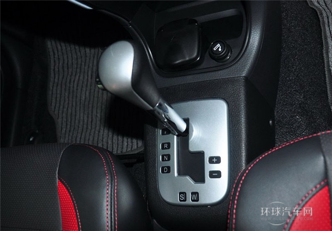 2015款 三廂 1.5L 自動(dòng)夢(mèng)想型