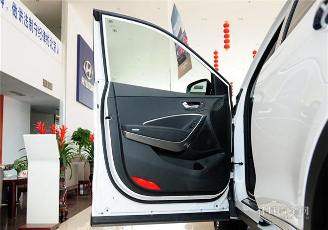 2015款 2.0T 自動四驅頂級型