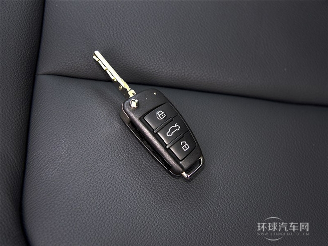 2015款 Limousine 45 TFSI S line 豪華型