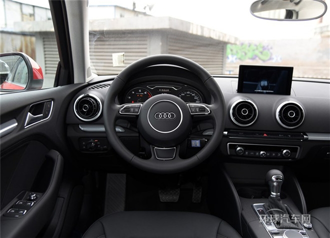 2015款 Limousine 45 TFSI S line 豪華型