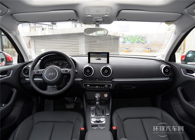 2015款 Limousine 45 TFSI S line 豪華型