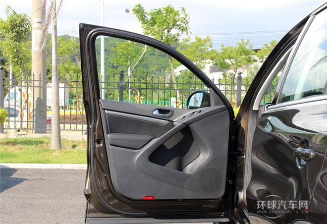 2015款 1.8TSI 手動(dòng)兩驅(qū)限量版