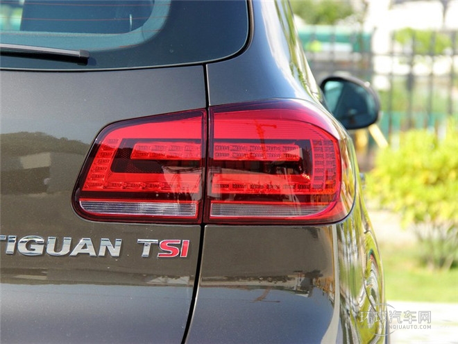 2015款 1.8TSI 手動兩驅限量版