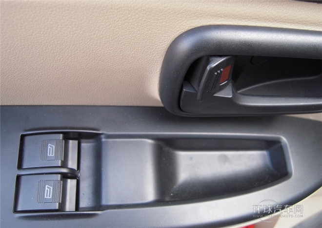 2015款 1.0L舒適型G10