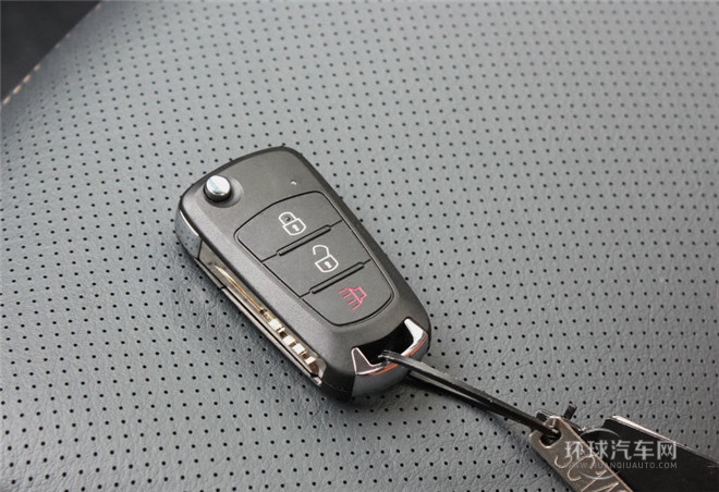 2014款 2.4L歐洲版 兩驅進取型小雙排4G69S4N