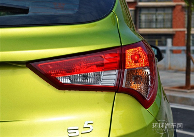 2015款 1.6L 手動(dòng)智樂(lè)型