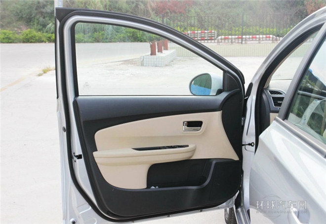 2015款 1.5L 手動趣尚版