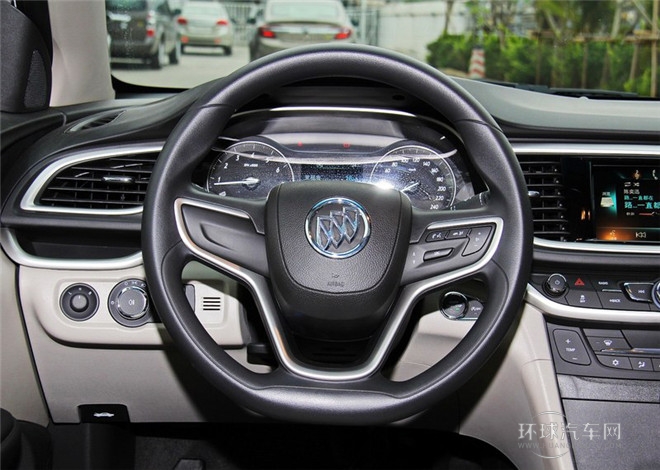 2015款 15N 自動進取型