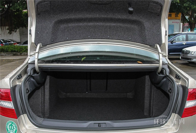 2015款 1.8TSI 手動紳仕版