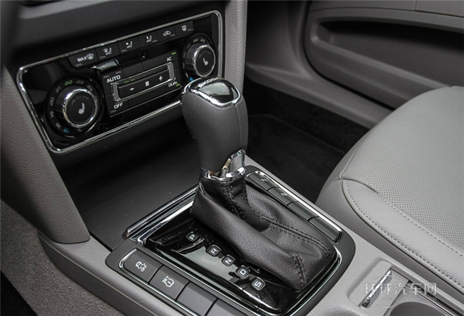 2015款 1.8TSI 手動紳仕版