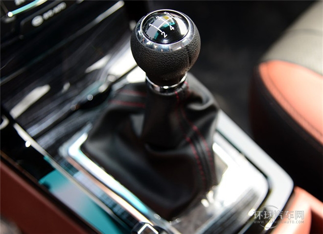 2015款 1.5L 手動(dòng)豪華型