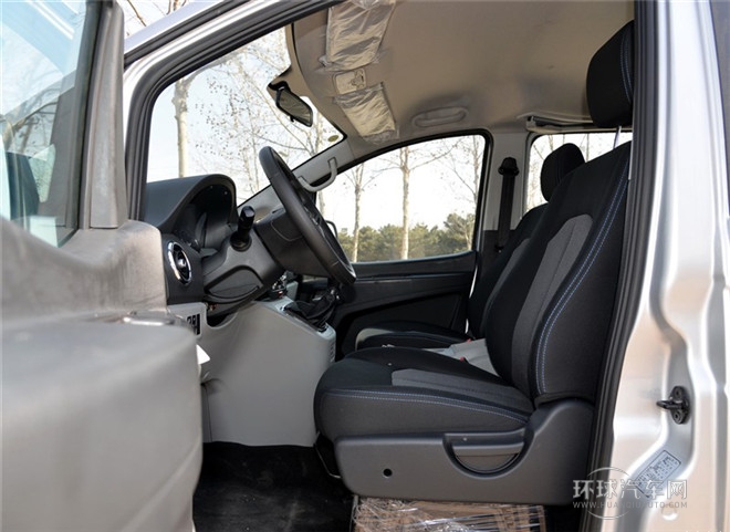 2015款 1.6L 豪華智能型