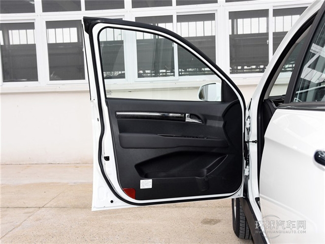 2015款 探索版 2.0T 柴油4X2超豪華型