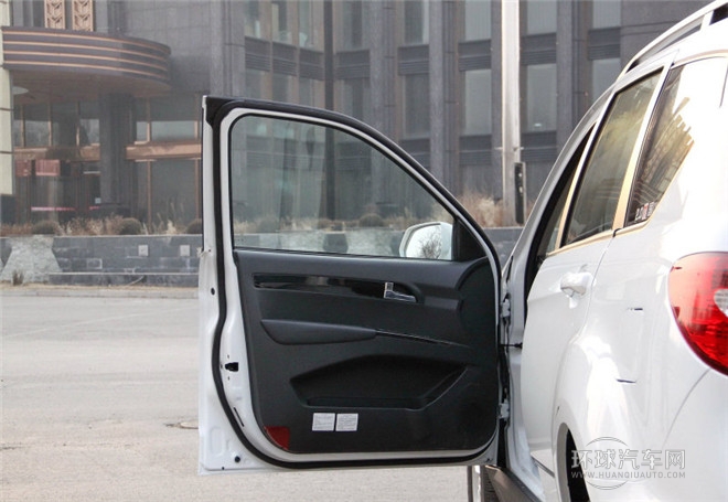 2015款 探索版 2.0T 柴油4X4超豪華型