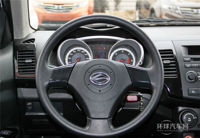 2015款 探索版 2.0T 柴油4X4超豪華型