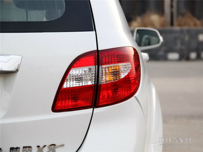 2015款 探索版 2.0T 柴油4X4超豪華型