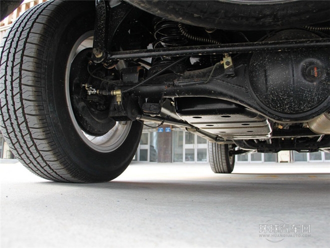 2015款 探索版 2.0T 柴油4X4豪華型