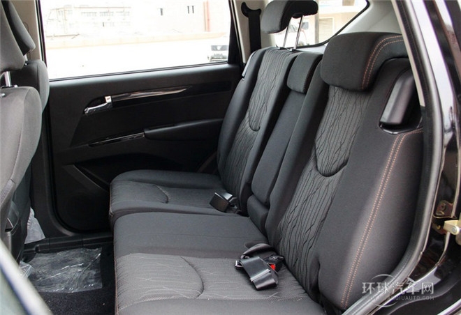 2015款 探索版 2.0T 柴油4X4豪華型