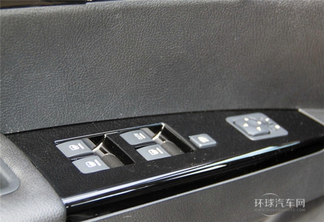 2015款 探索版 2.0T 柴油4X4豪華型