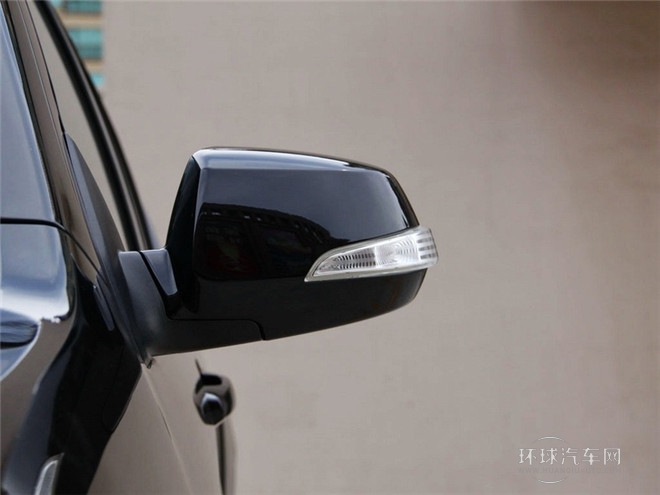 2015款 探索版 2.0T 柴油4X4豪華型