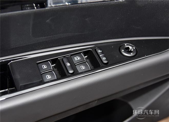 2015款 探索版 2.0T 汽油4X2超豪華型