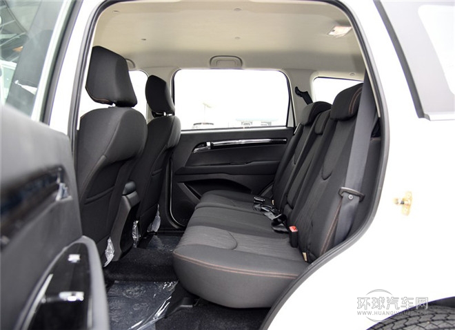 2015款 探索版 2.0T 汽油4X2豪華型