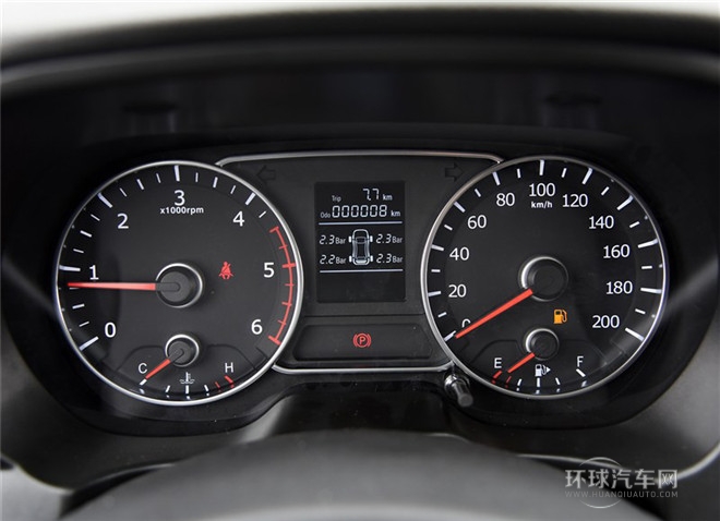 2015款 探索版 2.0T 汽油4X4超豪華型