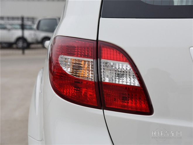 2015款 探索版 2.0T 汽油4X4豪華型