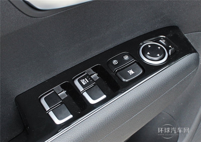 2015款 1.6L 自動兩驅DLX