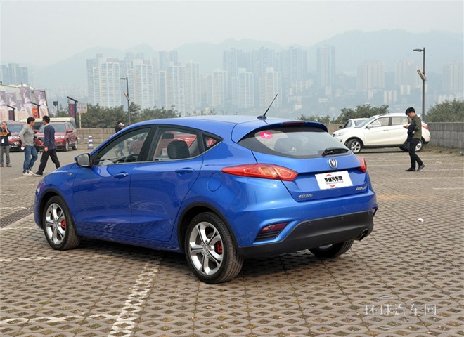 2015款 1.5T 自動炫酷型