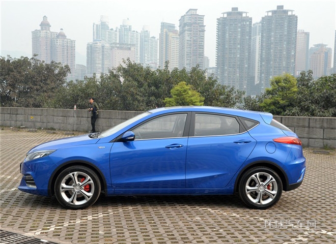 2015款 1.5T 自動炫酷型