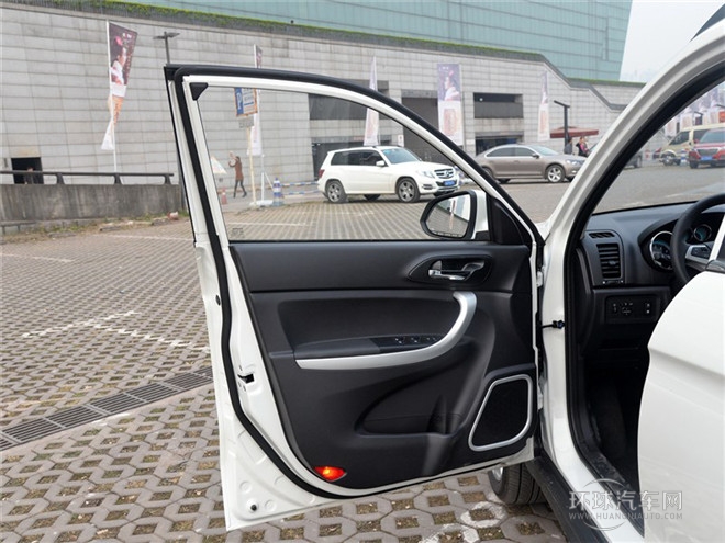 2015款 1.6L 自動尊貴型 國IV