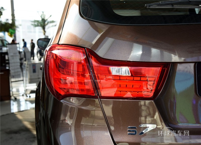 2015款 2.0L 手動智尚型