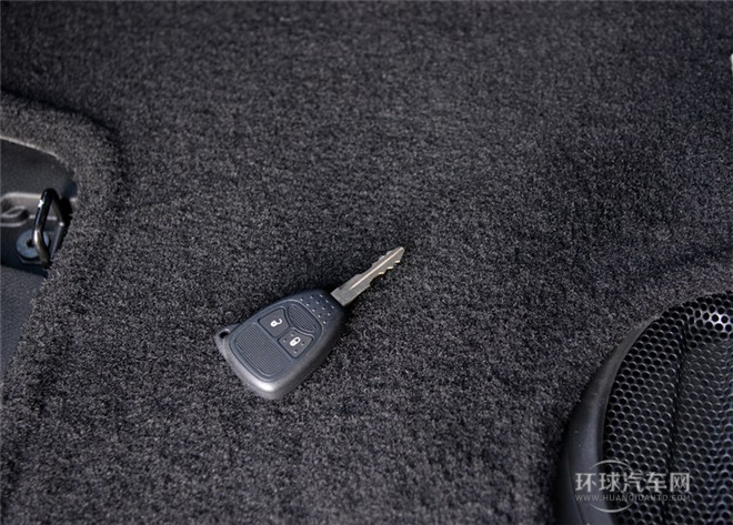 2015款 3.0L 四門版 Sahara