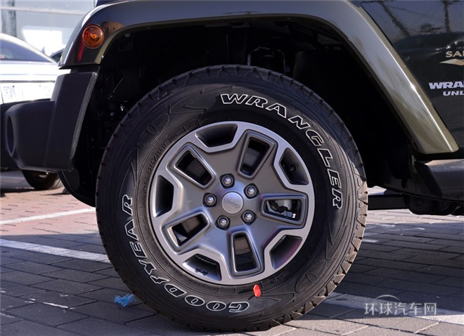 2015款 3.0L 四門版 Sahara