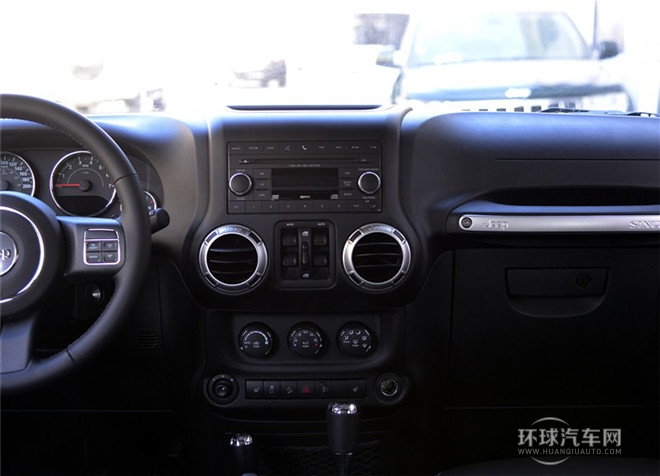 2015款 3.0L 四門版 Sahara