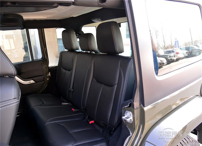 2015款 3.0L 四門版 Sahara